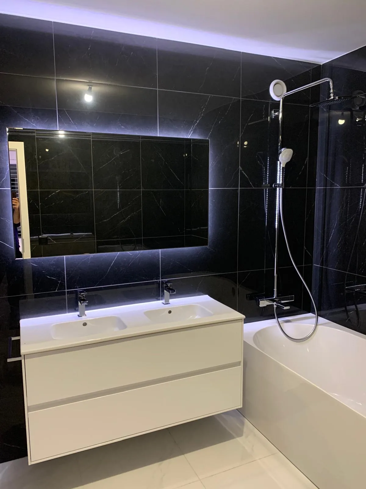 Salle de bain contemporaine